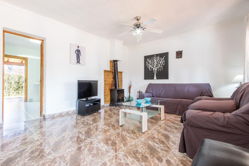 Chalet Falco With Private Pool And Garden Port de Alcudia  ภายนอก รูปภาพ